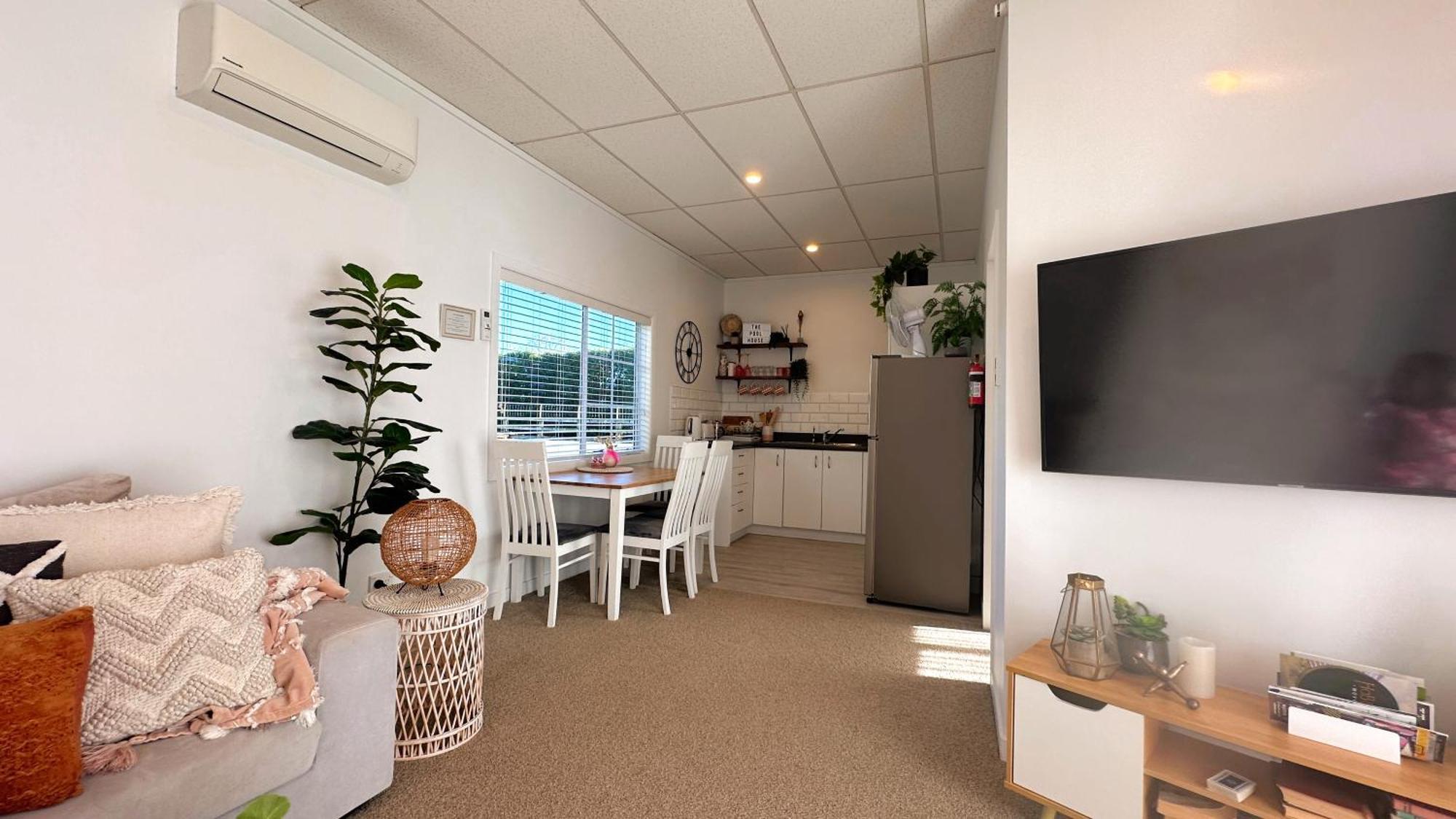 Rustling Oaks Nz Boho Pool House Hotel เคมบริดจ์ ภายนอก รูปภาพ